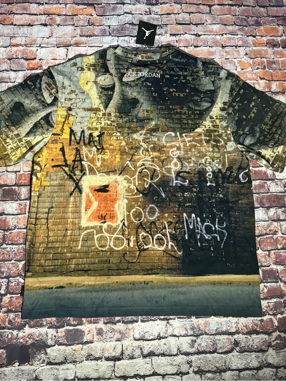 Nike air Jordan shirt - Picture 3 of 3